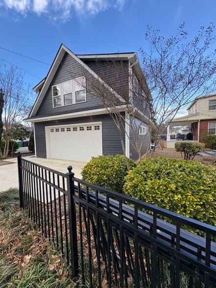 Building Photo - 3600 Moss Side Ave