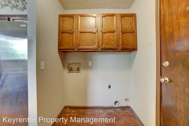 Building Photo - 3 br, 2 bath House - 8710 N 121st E Ave