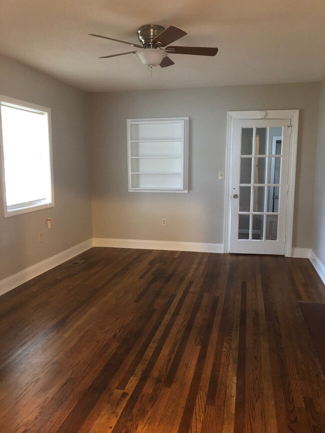 Building Photo - Charming 3 bedroom home in the heart of do...