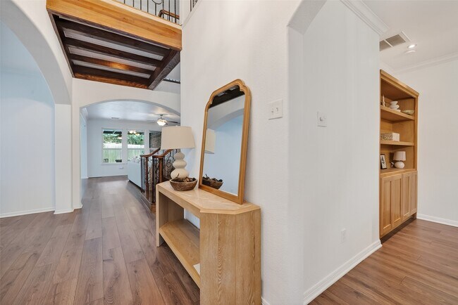 Building Photo - 66 S Longsford Cir