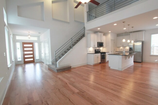 Building Photo - Beautiful Gated Retreat with Vaulted Ceilings, Loft & Private Deck