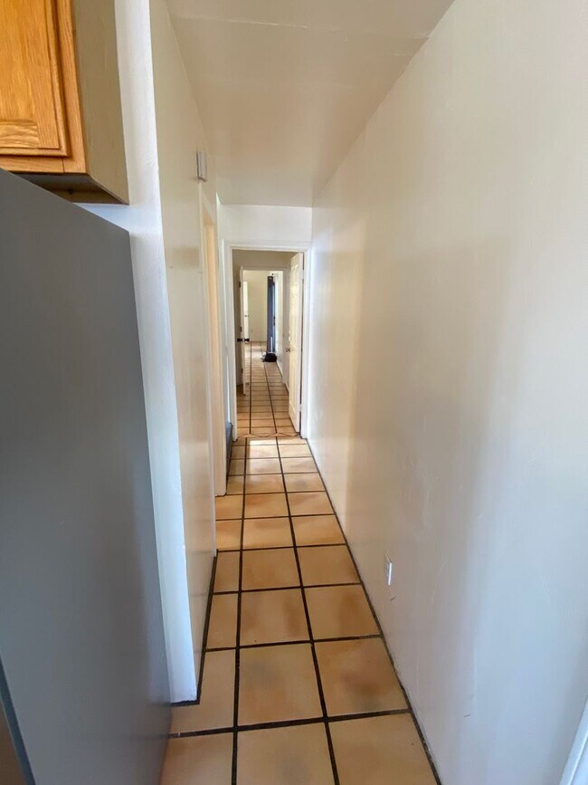 Building Photo - 6599 Del Playa Dr
