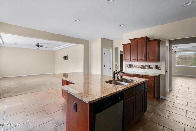 Building Photo - 14940 Tim Hardaway