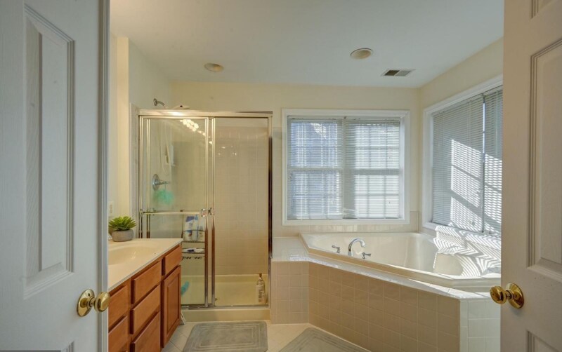 Building Photo - 8827 Montjoy Pl