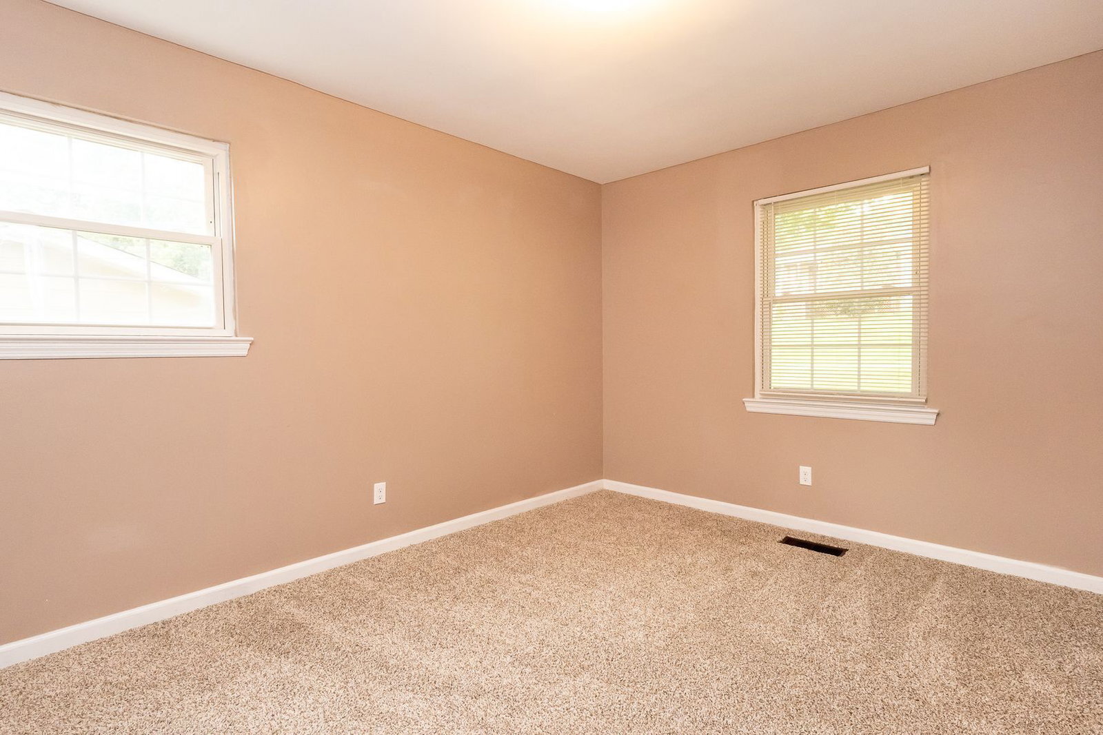 Building Photo - 5428 Country Village Dr