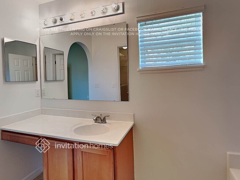 Building Photo - 3468 Sepia St