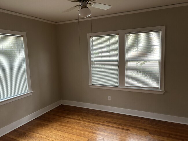 Building Photo - 1701 E Bobe St