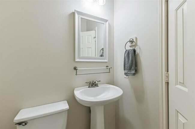 Building Photo - 12935 Bedford Falls Dr