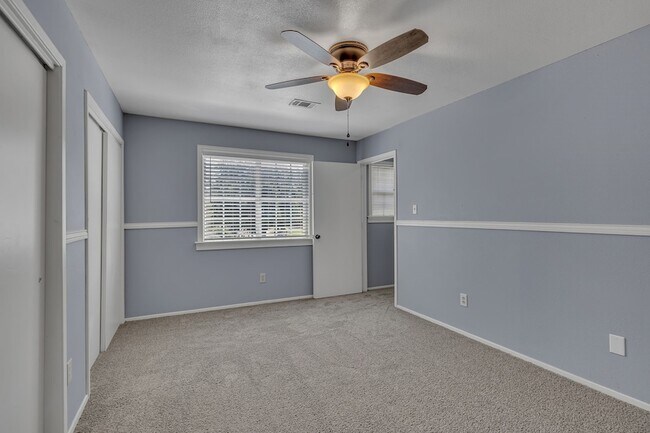 Building Photo - 401 Magnolia St