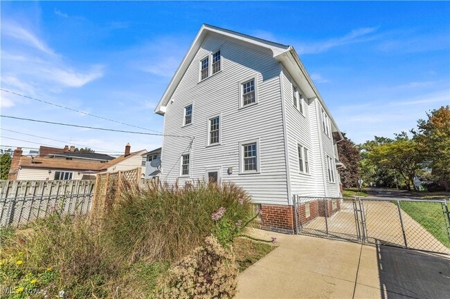 Building Photo - 4654 E 93rd St