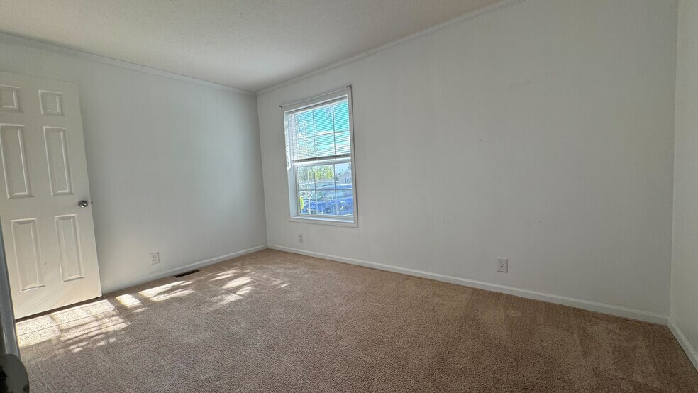 Building Photo - 2020 Lark Ln NW