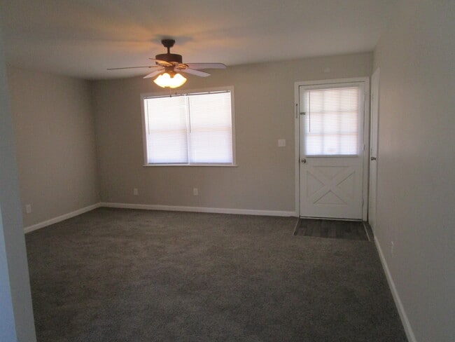 Building Photo - 2720 County Rd 43-402