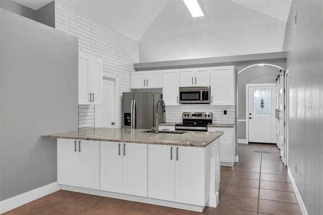 Building Photo - 7686 Pine Fork Dr