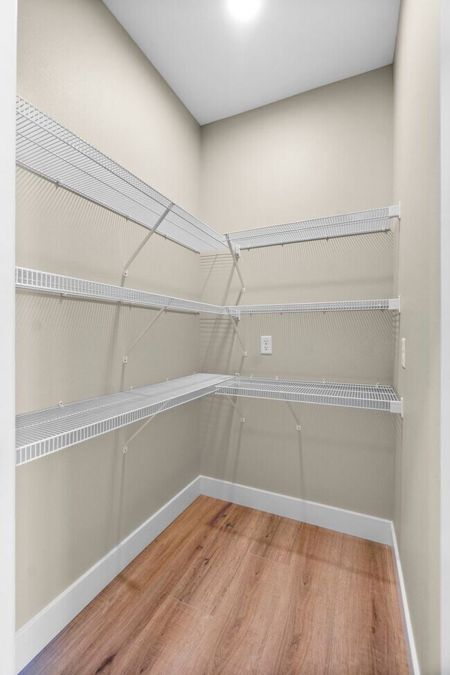 Building Photo - 2272 Heywood Mdws