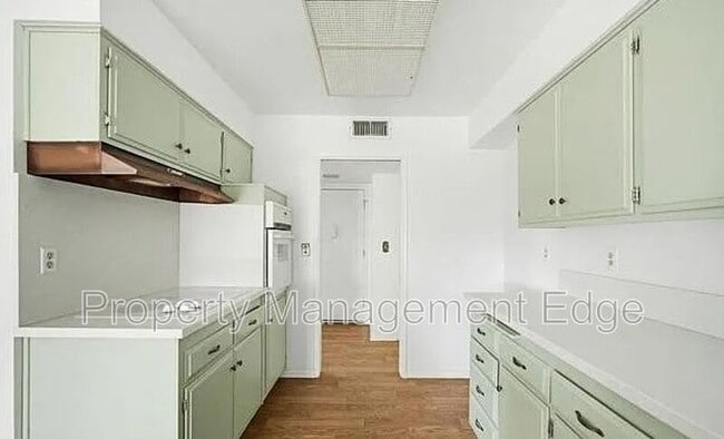 Building Photo - 27077 El Rancho Dr