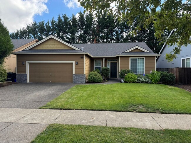 Primary Photo - 3 Bedroom 2 Bath House in West Eugene Area