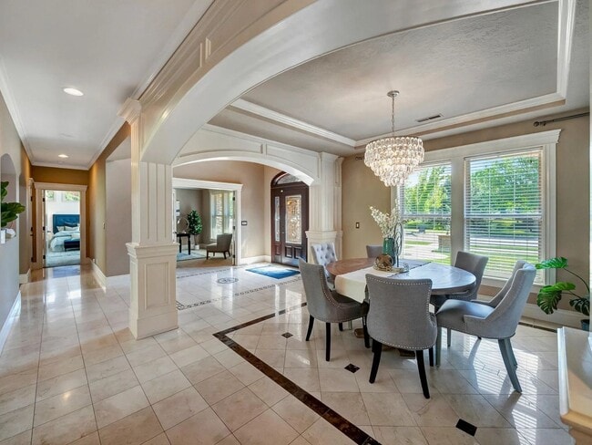 Building Photo - Exquisite 5-Bed, 6-Bath Waterfront Home fo...