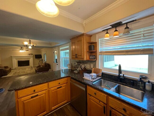 Building Photo - 4528 River Ranch Rd