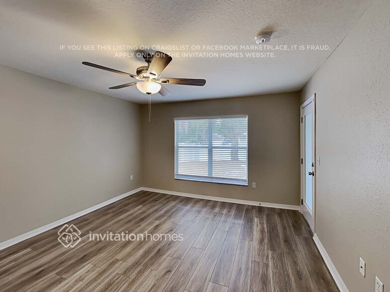 Building Photo - 6916 Krenson Oaks St