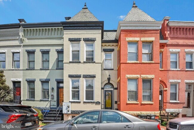 Primary Photo - 321 Elm St NW