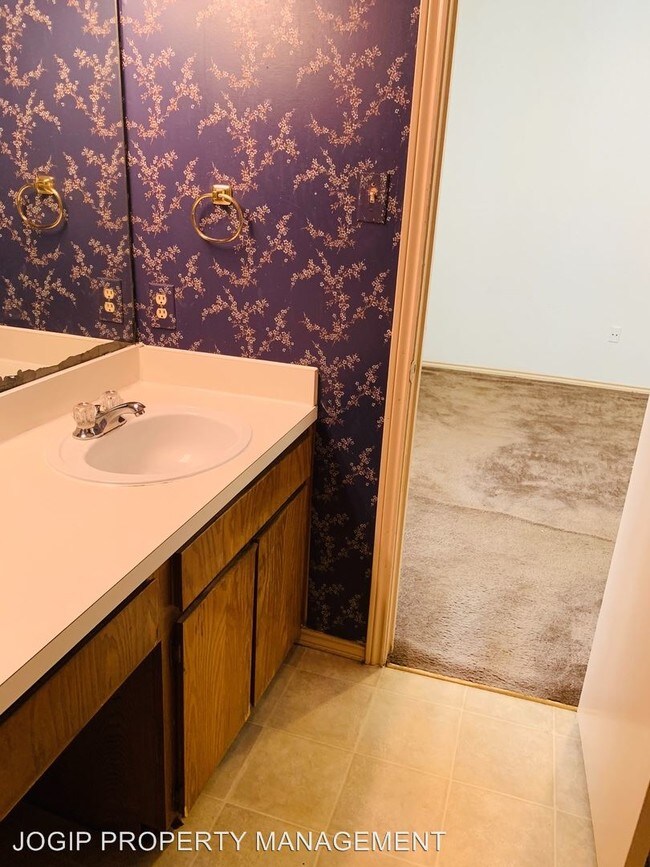 Building Photo - 2 br, 2 bath Apartment - 3141 TUDOR LANE