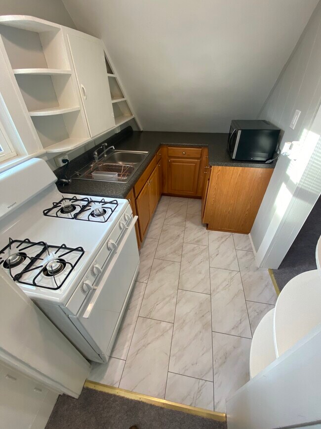 Building Photo - 1022 Hamilton Avenue