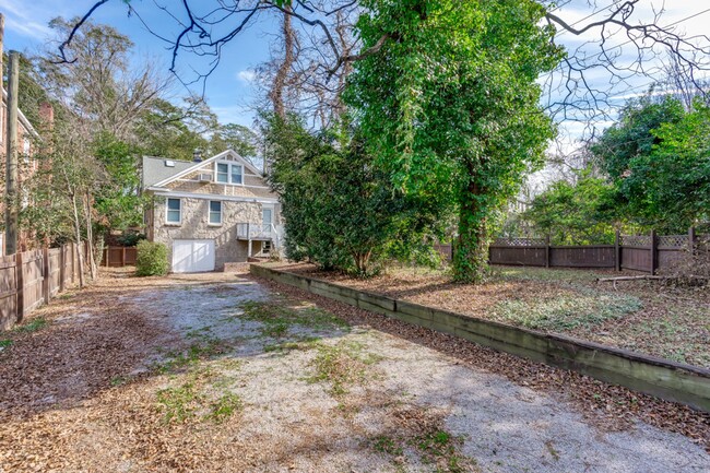 Building Photo - Leasing Now! - Charming 3-Bed, 2-Bath Stone Cottage in Shandon/Wales Garden - Walk to 5 Points!