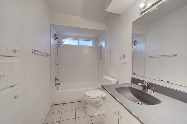 Building Photo - 29311 Loddington St