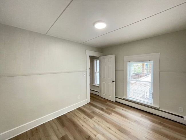 Building Photo - 53 Pennacook St