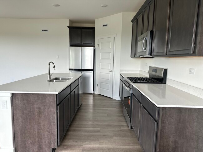 Building Photo - 2428 Semillon St