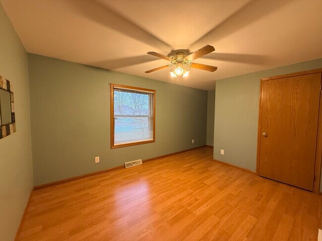 Building Photo - 303 W Pieronnet St