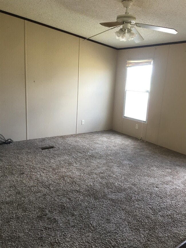 Building Photo - 24 Laryn Ln