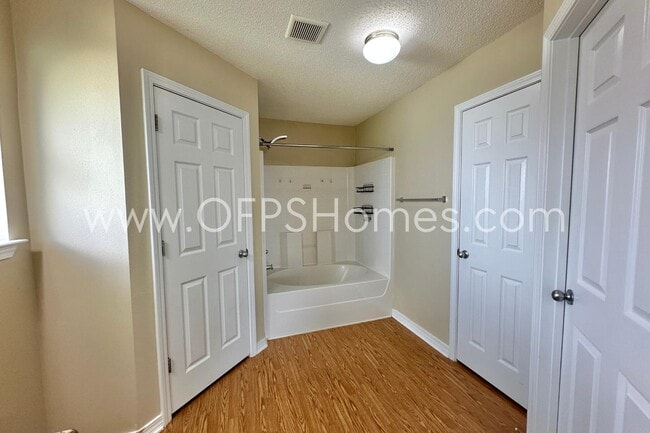 Building Photo - 105 Forge Dr