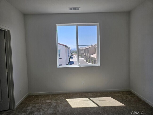 Building Photo - 32412 Tannat Dr