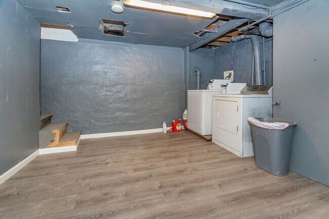 Building Photo - 49 Porter St
