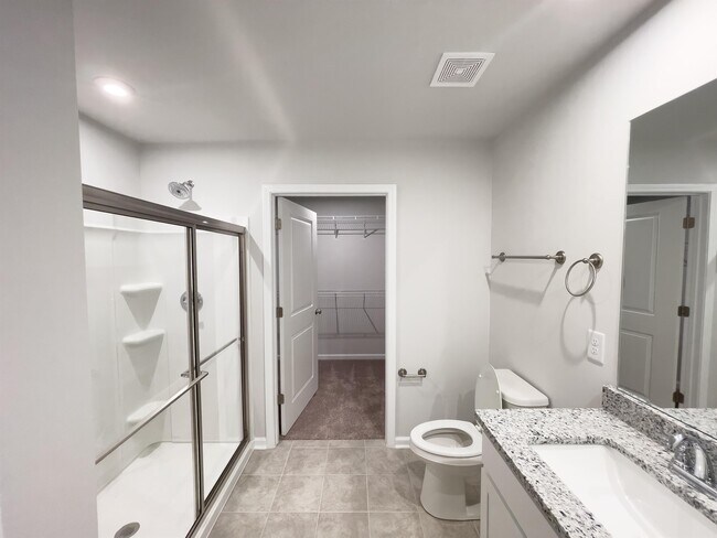 Building Photo - 107 Glen Forest Dr