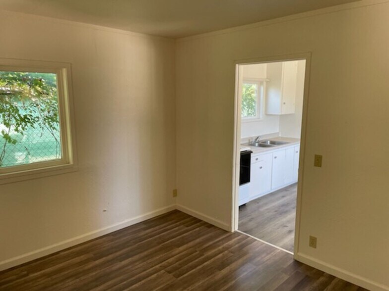 Building Photo - Arrowhead