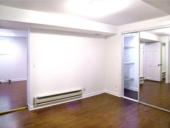 Building Photo - 2525 W Ardmore Ave
