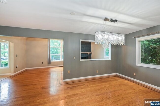 Building Photo - 135 Elmwood Ave