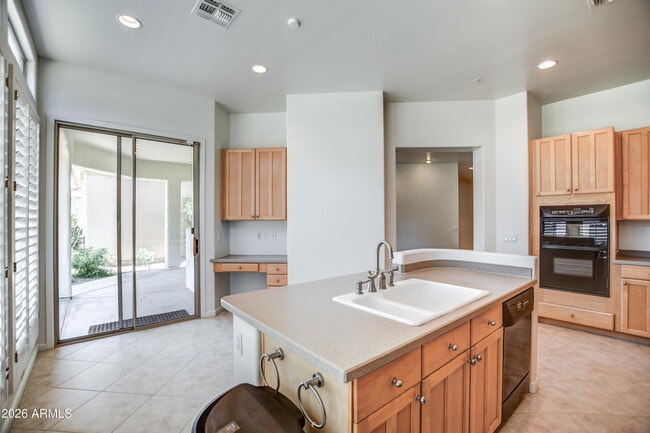 Building Photo - 7910 E Cholla St
