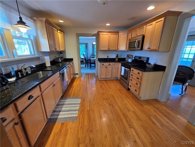 Building Photo - 5358 W Lake Rd