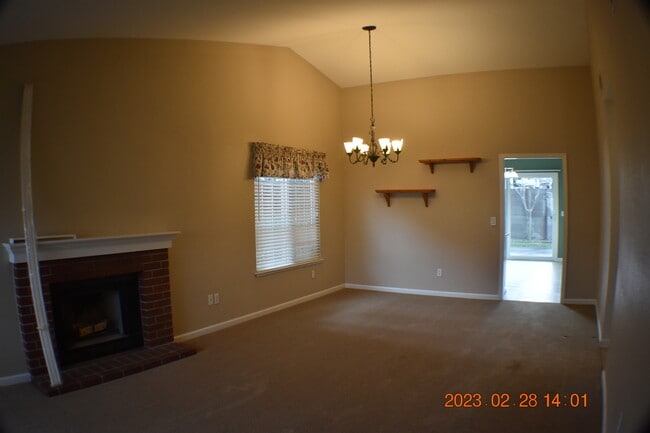 Building Photo - 104 Southwood Ct