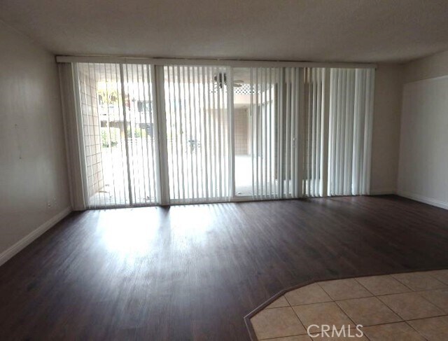 Building Photo - 6979 Palm Ct