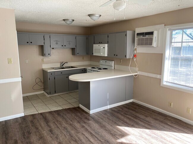 Building Photo - 401 Willett Pl Blvd