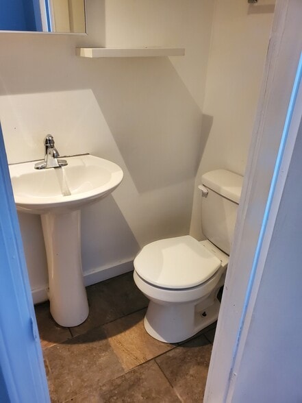 Building Photo - 2801 Dalecrest Dr