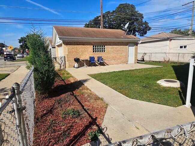 Building Photo - 3700 N Harlem Ave