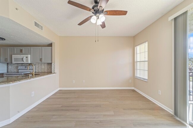 Building Photo - 4000 Grande Vista Blvd