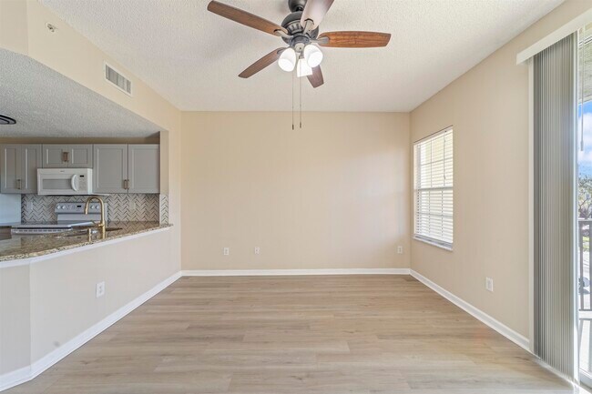 Building Photo - 4000 Grande Vista Blvd