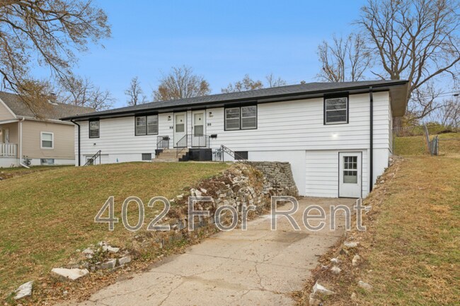 Building Photo - 3823 Saratoga St