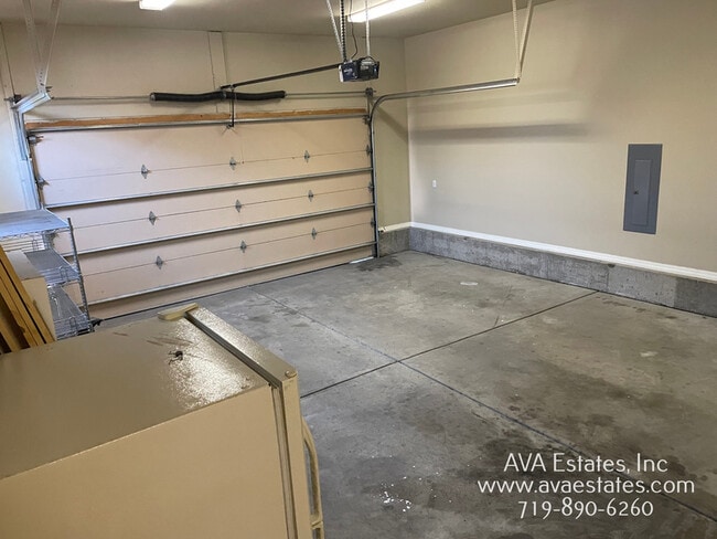 Building Photo - 1705 Aquila Dr